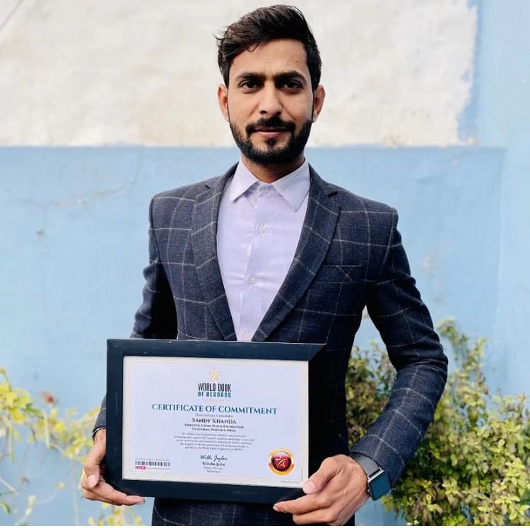 Youth Social Activist From India Who Devoted himself for Society In Young Age - Sandy Khanda